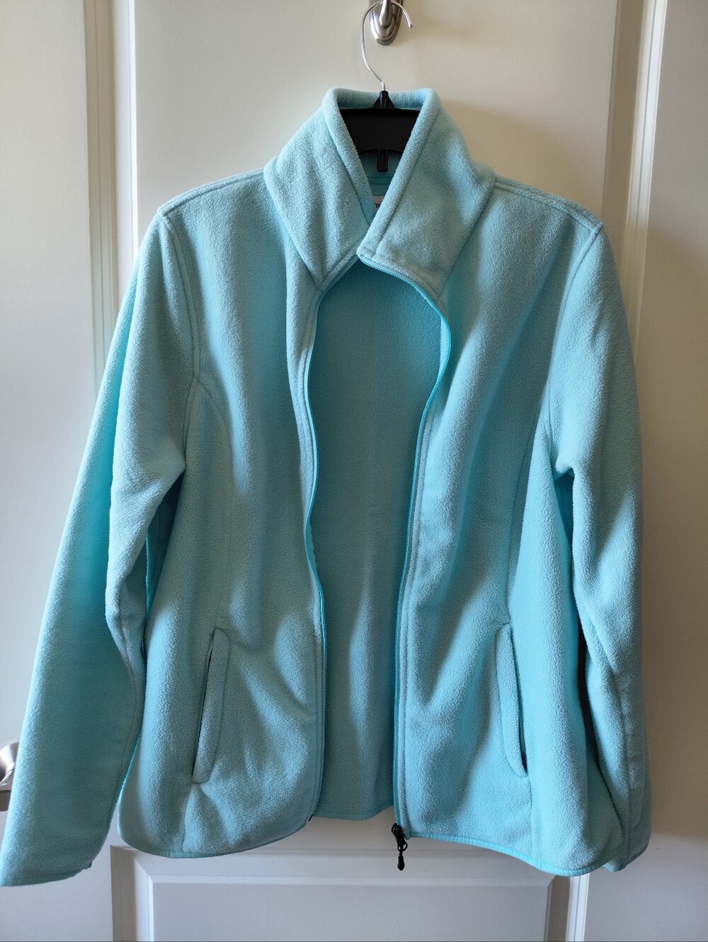 Light Aqua Full-Zip Fleece Jacket Large- Amazon Essentials Women's Classic-Fit
